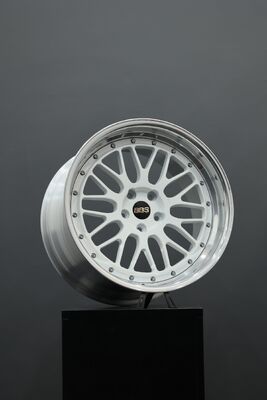 Toyota A90 A91 GR Supra için BBS LM Parlak Beyaz