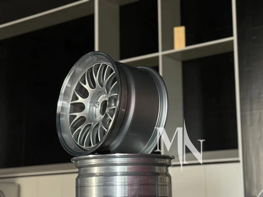 BMW E92 M3 için özel yapımlı APEX ML 10 Rim Yarışma Tekerlekleri