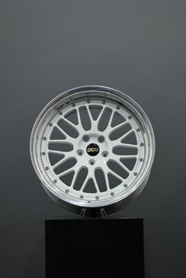 Toyota A90 A91 GR Supra için BBS LM Parlak Beyaz
